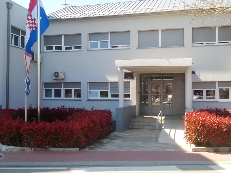 Slika /slike/PP Vrgorac/Vrgorac_zgrada_procelje.jpg